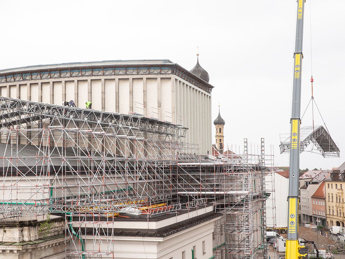 Staatstheater Augsburg eingerüstet von A&U Gerüstbau