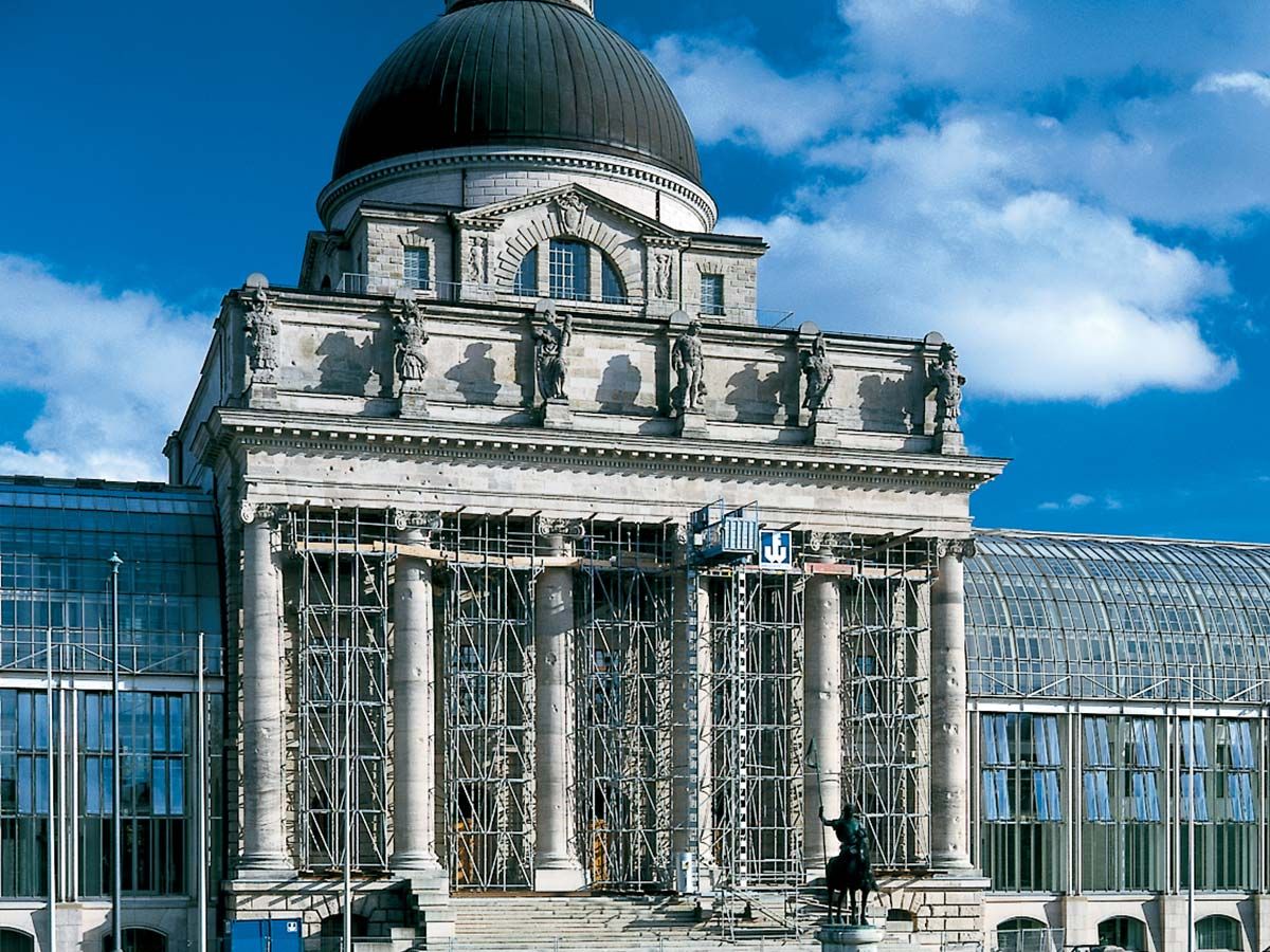 Staatskanzlei in München, eingerüstet von A&U Gerüstbau