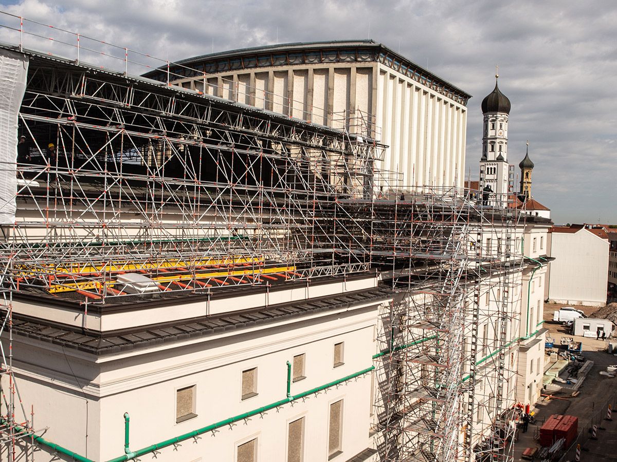 Staatstheater Augsburg eingerüstet von A&U Gerüstbau
